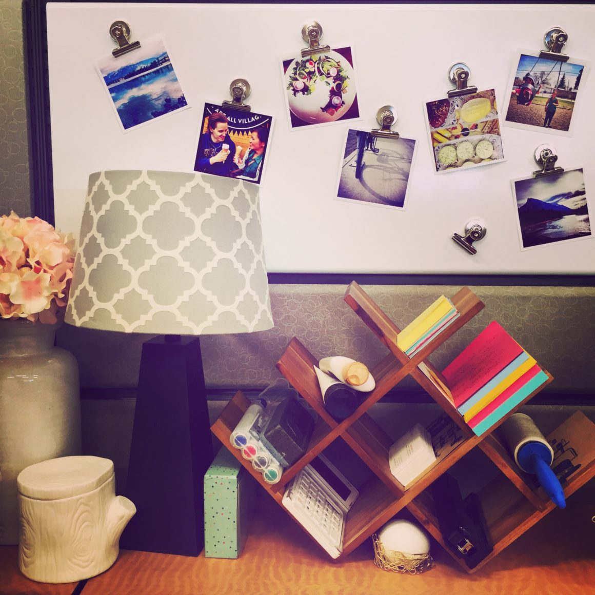 Cubicle decor: chic tips for decorating your desk